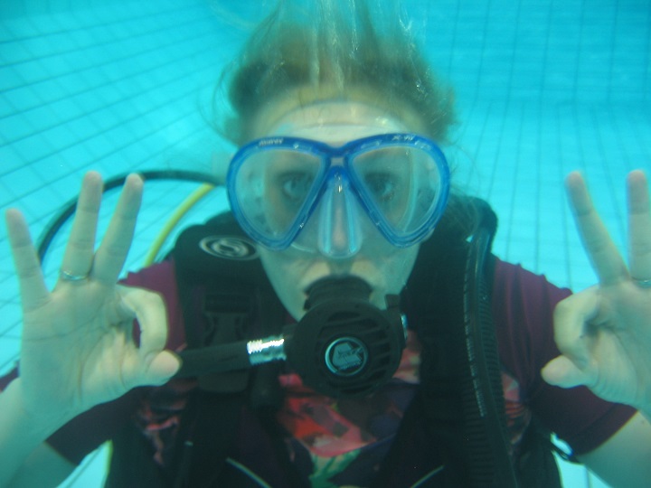 learn to scuba dive with underwater adventures
