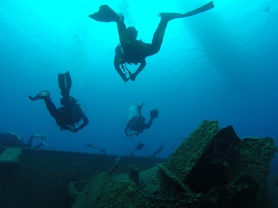 scuba diving the wreck of the Zenobia